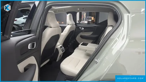 VOLVO XC40 B4 ULTIMATE BRIGHT