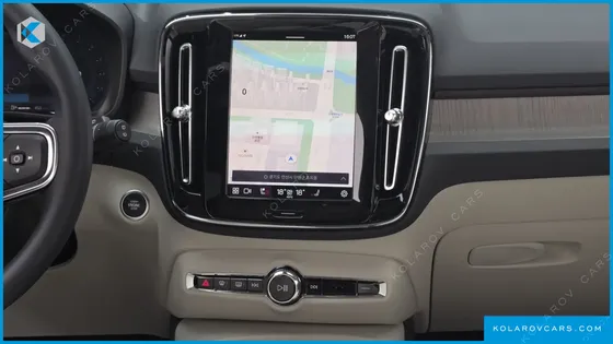 VOLVO XC40 B4 ULTIMATE BRIGHT