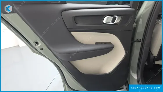 VOLVO XC40 B4 ULTIMATE BRIGHT