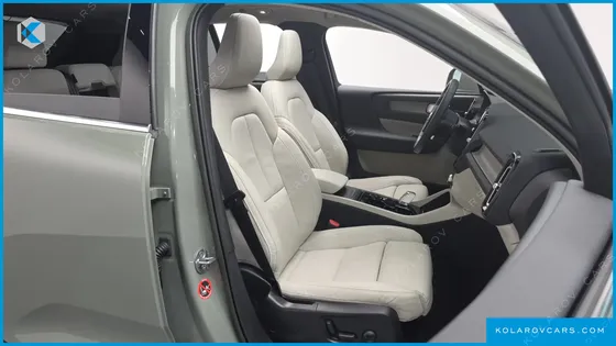VOLVO XC40 B4 ULTIMATE BRIGHT