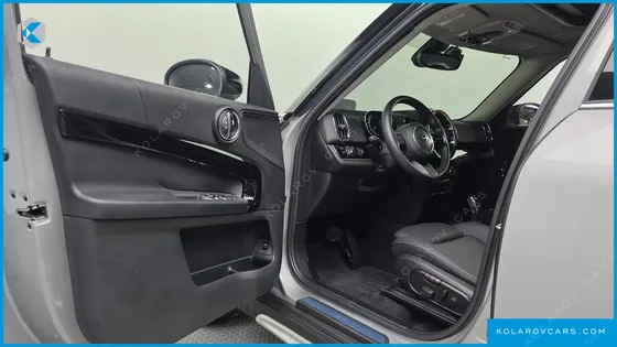 MINI COUNTRYMAN CLASSIC PLUS LAUNCH PACK