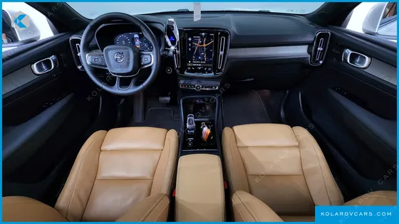 VOLVO XC40 B4 INSCRIPTION