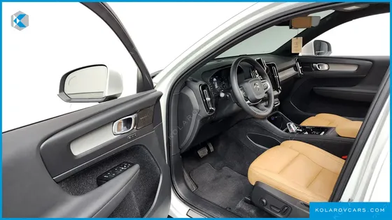 VOLVO XC40 B4 INSCRIPTION