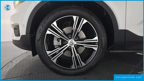 VOLVO XC40 B4 INSCRIPTION
