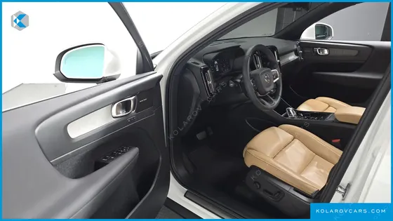VOLVO XC40 B4 INSCRIPTION