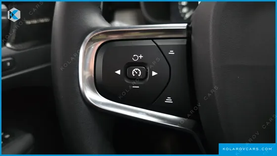 VOLVO XC40 B4 INSCRIPTION