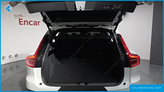 VOLVO XC40 B4 INSCRIPTION