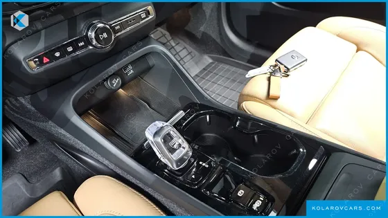 VOLVO XC40 B4 INSCRIPTION