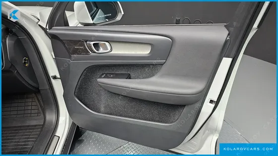 VOLVO XC40 B4 INSCRIPTION