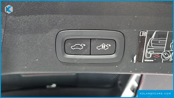 VOLVO XC40 B4 INSCRIPTION