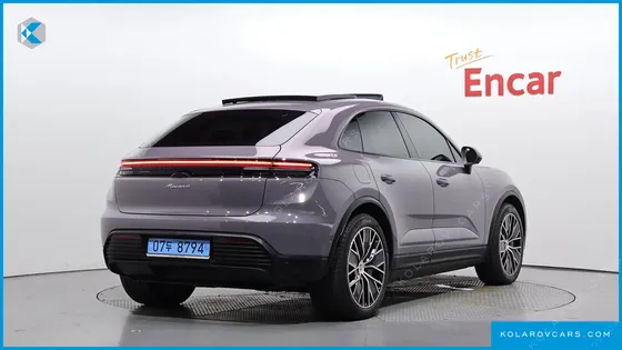 PORSCHE MACAN BASE 4