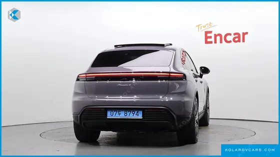 PORSCHE MACAN BASE 4