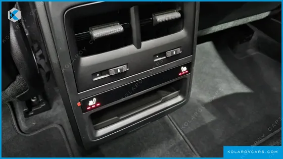 PORSCHE MACAN BASE 4