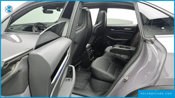 PORSCHE MACAN BASE 4