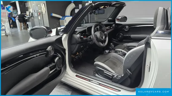 MINI COOPER CONVERTIBLE JCW