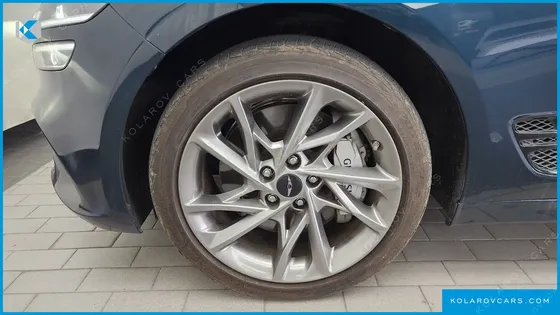 GENESIS G70 GASOLINE 2.5T 4WD