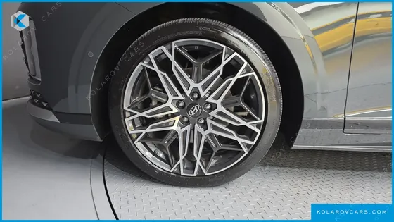 HYUNDAI GRANDEUR 2,5 GASOLINE 2WD