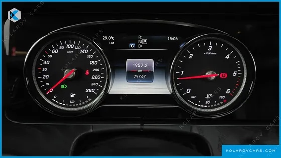 MERCEDES E-CLASS E220D AVANTGARDE