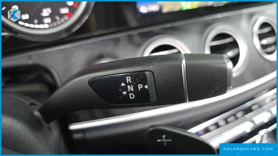 MERCEDES E-CLASS E220D AVANTGARDE