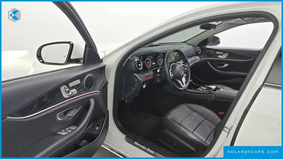 MERCEDES E-CLASS E220D AVANTGARDE