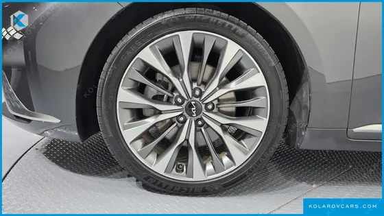 KIA K8 2.5 GASOLINE 2WD