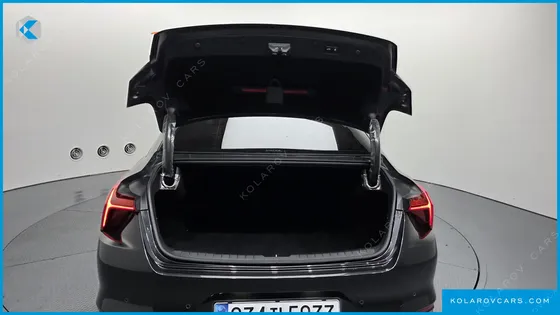 KIA K8 2.5 GASOLINE 2WD