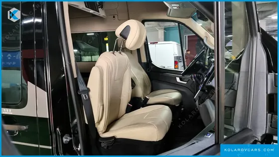 HYUNDAI SOLATI 15-SEATER