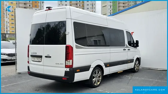 HYUNDAI SOLATI 15-SEATER