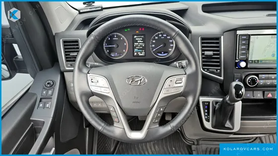 HYUNDAI SOLATI 15-SEATER