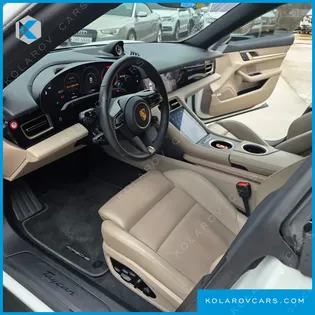 PORSCHE TAYCAN BASE