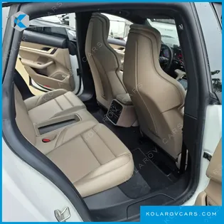 PORSCHE TAYCAN BASE