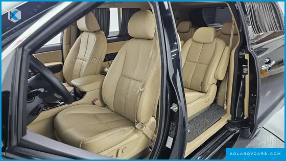 KIA CARNIVAL GASOLINE 9-SEATER HI-LIMOUSINE