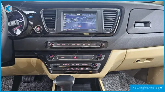 KIA CARNIVAL GASOLINE 9-SEATER HI-LIMOUSINE