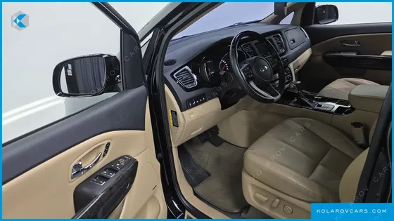 KIA CARNIVAL 9-SEATER HI-LIMOUSINE