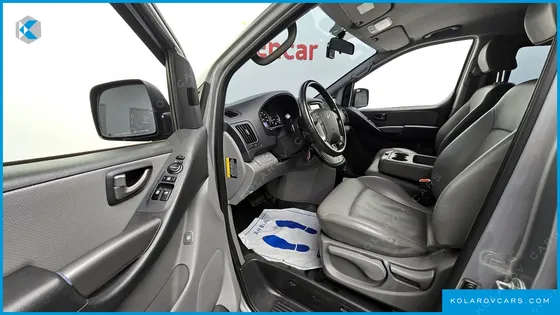 HYUNDAI STAREX WAGON 12-SEATER