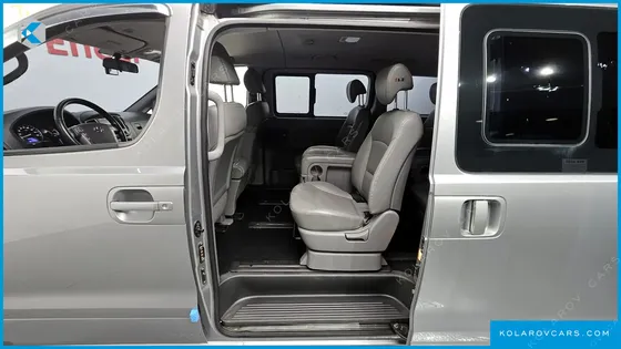 HYUNDAI STAREX WAGON 12-SEATER