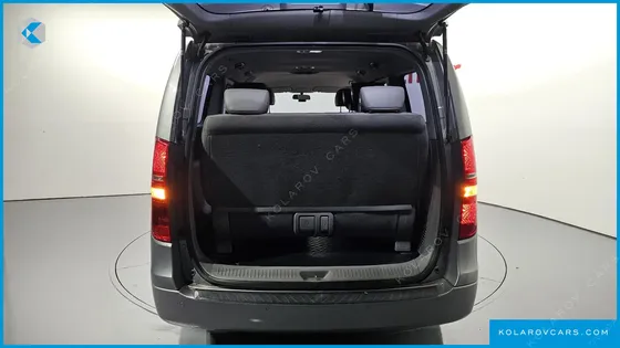 HYUNDAI STAREX WAGON 12-SEATER