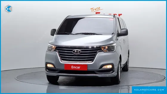 HYUNDAI STAREX VAN 5-SEATER