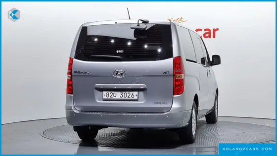 HYUNDAI STAREX VAN 5-SEATER