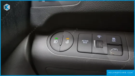 HYUNDAI STAREX VAN 5-SEATER