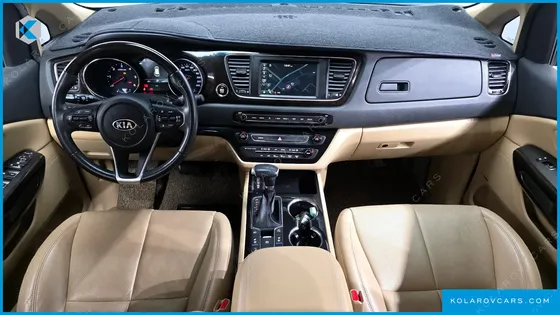 KIA CARNIVAL 7-SEATER LIMOUSINE
