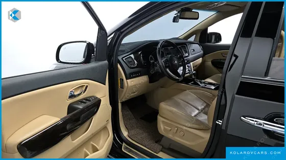 KIA CARNIVAL 7-SEATER LIMOUSINE