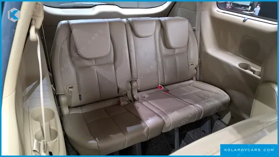 KIA CARNIVAL 7-SEATER LIMOUSINE