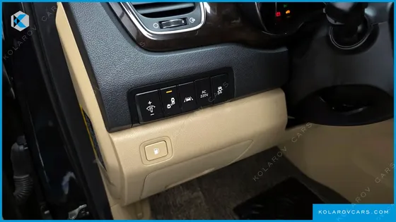 KIA CARNIVAL 7-SEATER LIMOUSINE