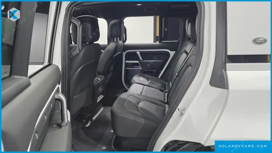 LAND ROVER DEFENDER 110 P300 X-DYNAMIC SE