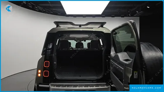 LAND ROVER DEFENDER 110 D300 HSE