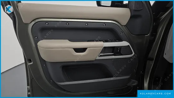 LAND ROVER DEFENDER 110 D300 HSE