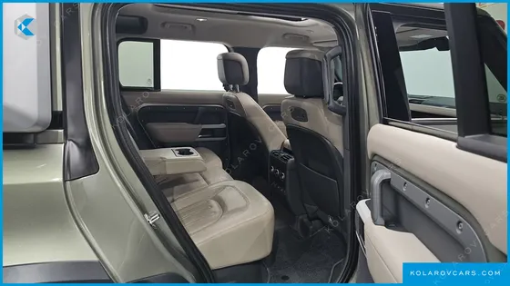 LAND ROVER DEFENDER 110 D300 HSE