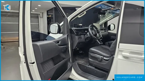 HYUNDAI STARIA L3.5 CARGO 3-SEATER
