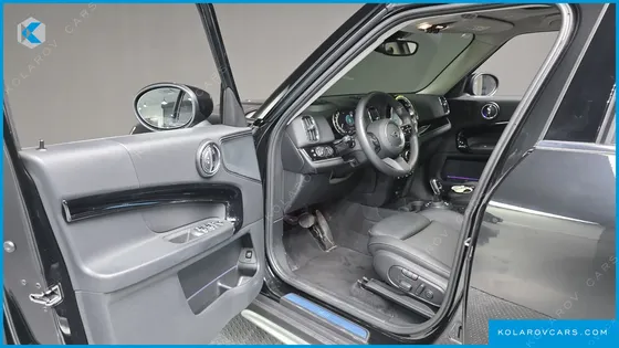 MINI COUNTRYMAN CLASSIC PLUS LAUNCH PACK